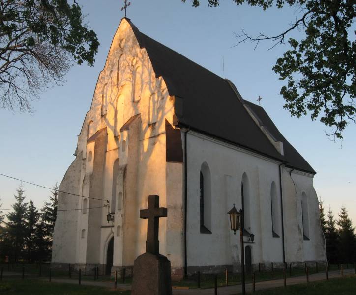 Ішкальдзь. Касцёл Святой Тройцы