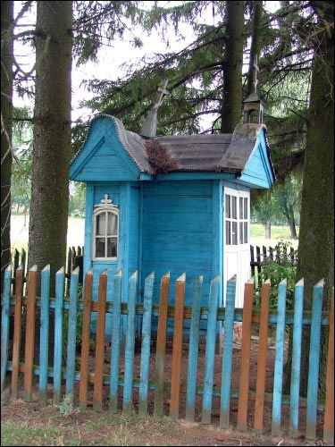 Łozki. Road chapel 