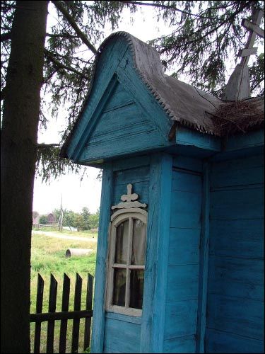 Łozki. Road chapel 