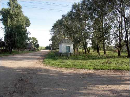 Charosica. Road chapel 