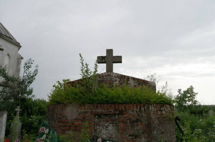 Soły. Graveyard chapel