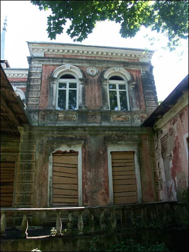 Ястрембель. Дворцово-парковый ансамбль Котлубаев