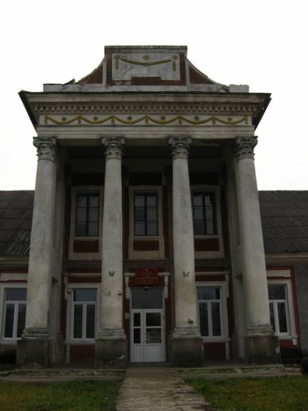  - Manor . 