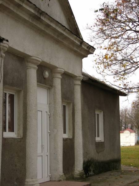  - Manor . 