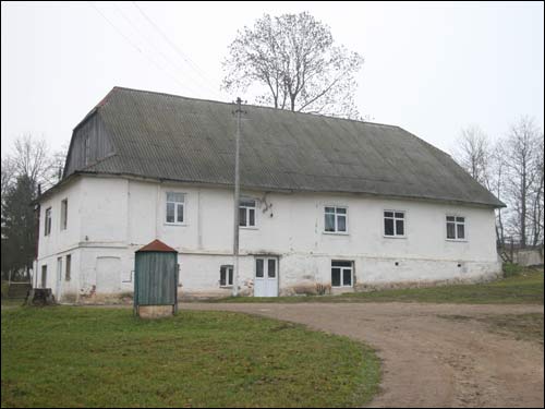  - Farmstead Zamirje. Economical building