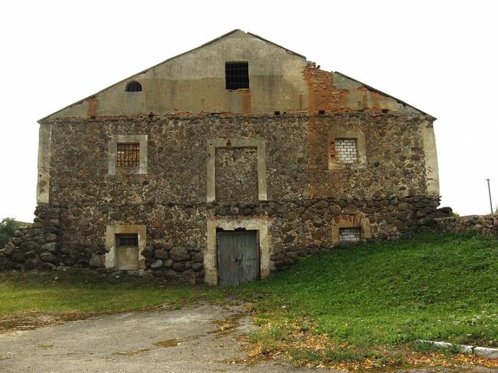  - Manor . 