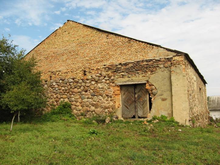  - Manor . 