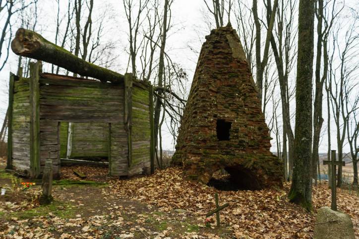 Łotičy. The tomb 