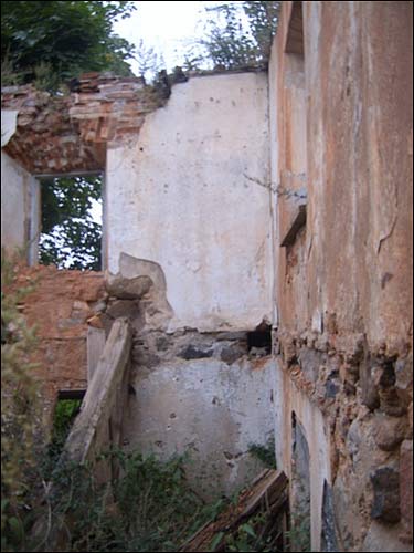  - Zespół dworsko-parkowy . 