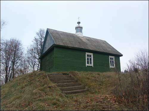 Vierabjevičy Małyja. Orthodox church at cemetery
