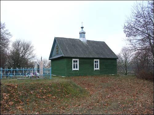 Vierabjevičy Małyja. Orthodox church at cemetery