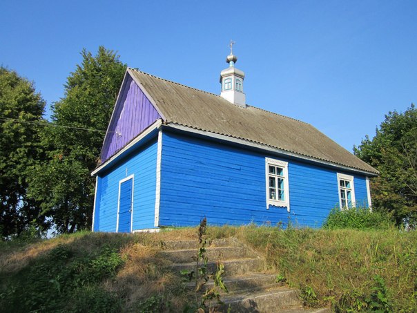 Vierabjevičy Małyja. Orthodox church at cemetery