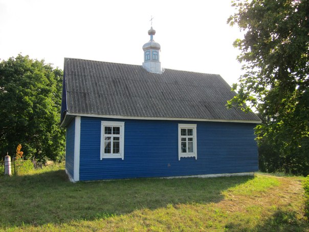 Vierabjevičy Małyja. Orthodox church at cemetery