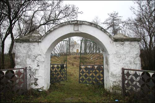 Мир. Кладбище православное