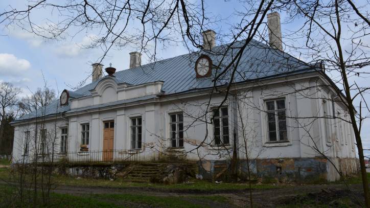  - Manor . 