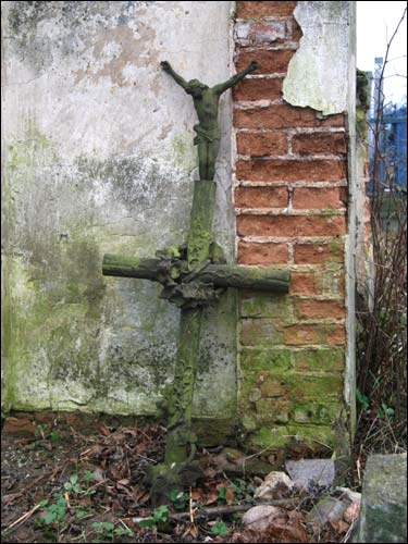  - Cmentarz stary chrześcijański. Krucyfiks