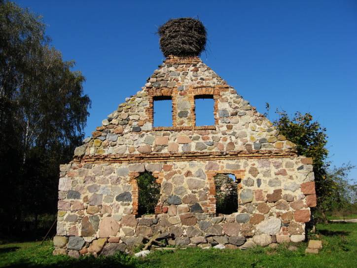  - Dwór gospodarczy . 