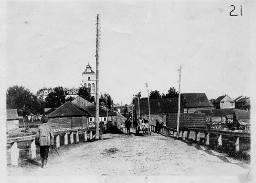  - Miasto na starych fotografiach . 