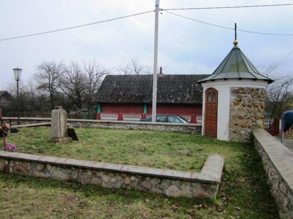  - Orthodox church of the Protection of the Holy Virgin. Church yard, fragmnet