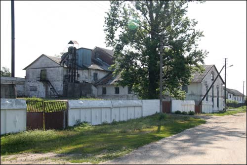  - Вінакурня . Выгляд ад дарогі