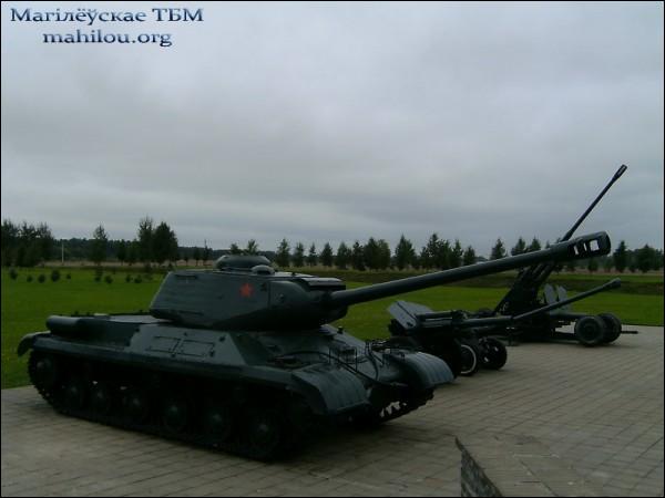  -  Мемарыяльны комплекс «Буйніцкае поле». 