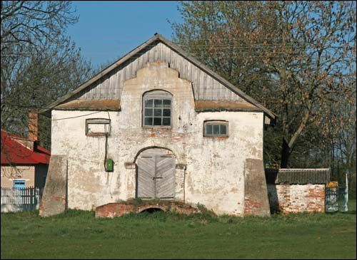 Imienin (Torokany). Dwór gospodarczy 