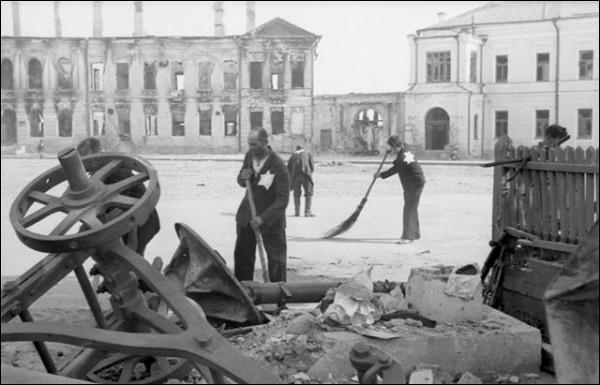  - Город на фотографиях времен 2-ой мировой войны . Могилев, июль 1941г.