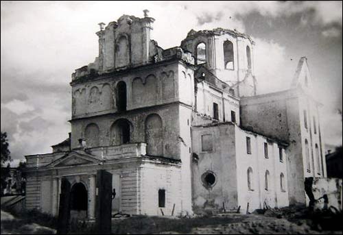  - Город на фотографиях времен 2-ой мировой войны . 