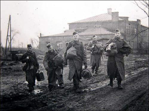  - Город на фотографиях времен 2-ой мировой войны . 