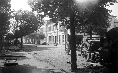  - Город на фотографиях времен 2-ой мировой войны . 