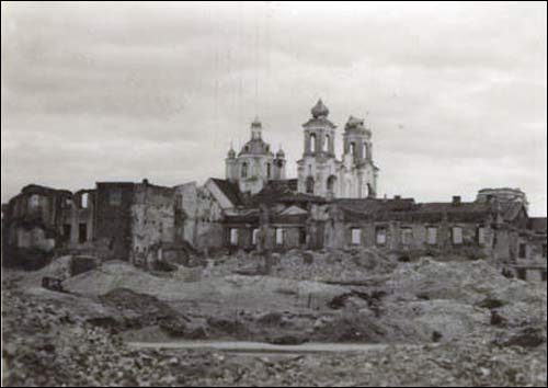  - Miasto na fotografiach z czasów II wojny światowej . Cerkiew Św. Spasa w czasie wojny