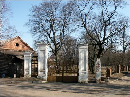  - Дворцово-парковый ансамбль Монюшек. 