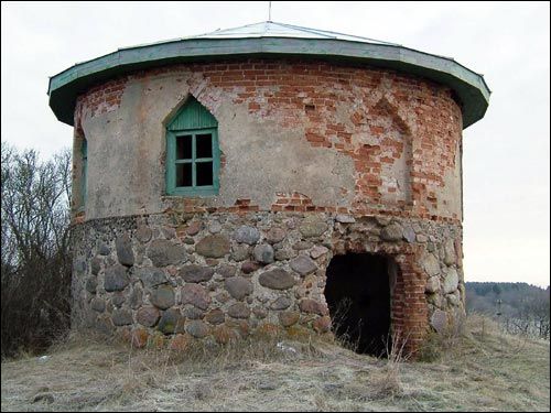  - The tomb of Dybowski. 