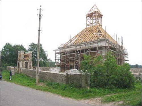 Wielka Sworotwa |  Cerkiew Św. Trójcy. Fot. 08.2006 - chyba zobaczymy niedługo zdjęcie odtworzonej, oryginalnej cerkwi?