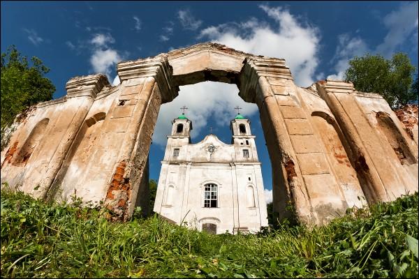 Bienica.  Catholic church of the Holy Trinity