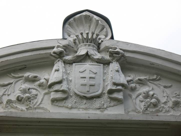  - Zespół dworsko-parkowy . 