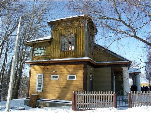  - Усадебно-парковый ансамбль Бонч-Осмоловских. 