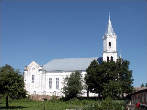  - Касцёл Святога Юр'я і Божай Маці. Погляд на бакавы фасад