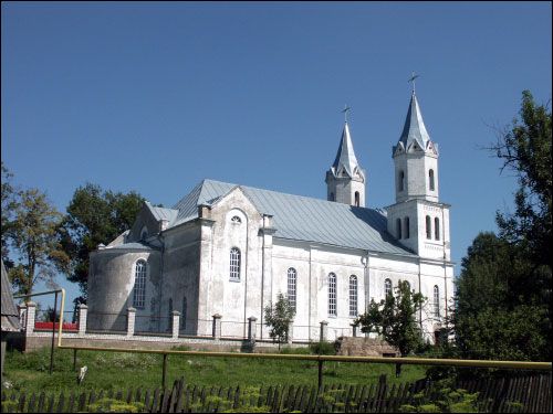  - Касцёл Святога Юр'я і Божай Маці. Бакавы фасад