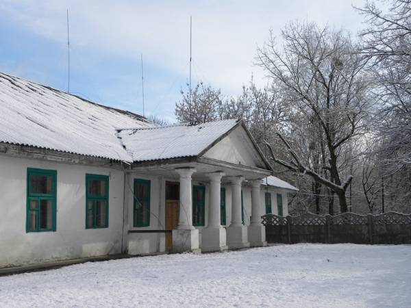  - Zespół dworsko-parkowy Pusłowskich. 