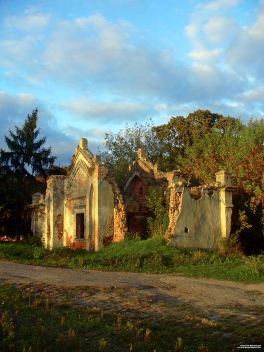  - Zespół dworsko-parkowy Pusłowskich. 