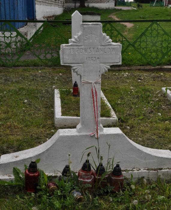 Kuraniec.  Tomb of insurgents of 1863-64 and Polish soldiers of 1920