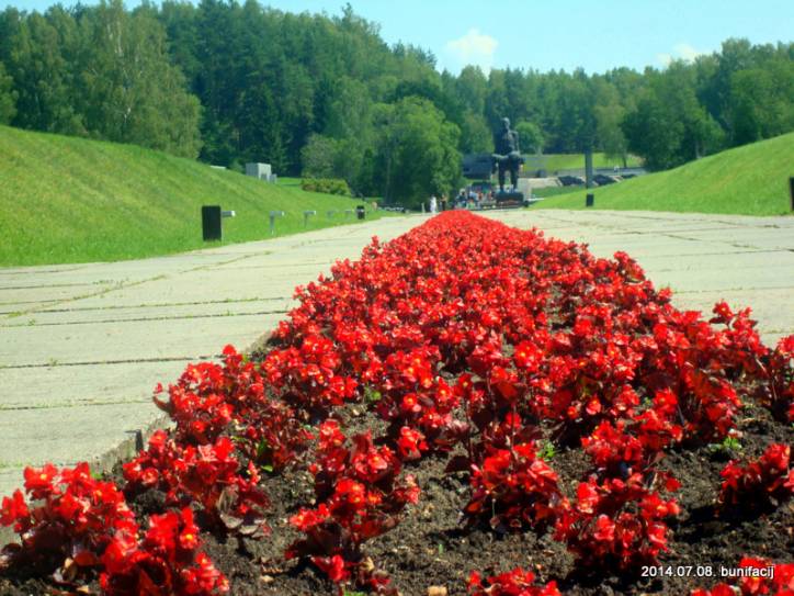  -  Kompleks monumentalny 'Chatyń'. 