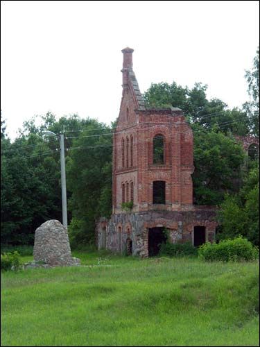 Szemetowo. Dwór gospodarczy Skirmunttów