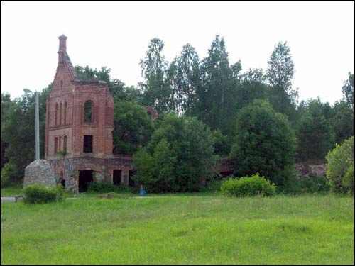 Szemetowo. Dwór gospodarczy Skirmunttów