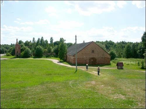 Szemetowo. Dwór gospodarczy Skirmunttów