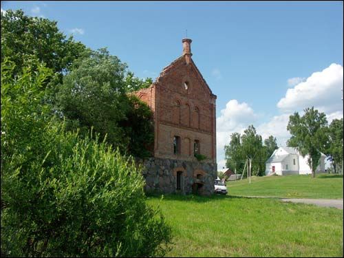 Szemetowo.  Dwór gospodarczy Skirmunttów