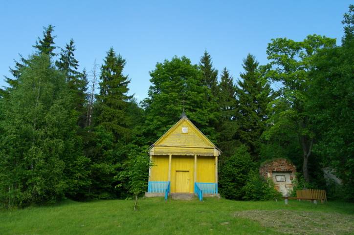 Duškava.  Cemetery at church yard