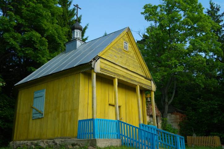Duškava.  Cemetery at church yard