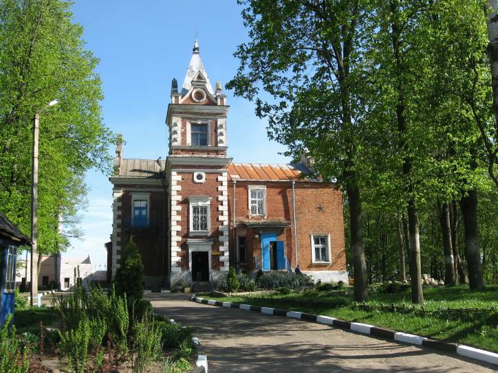 Łuszczyki.  Zespół dworsko-parkowy 